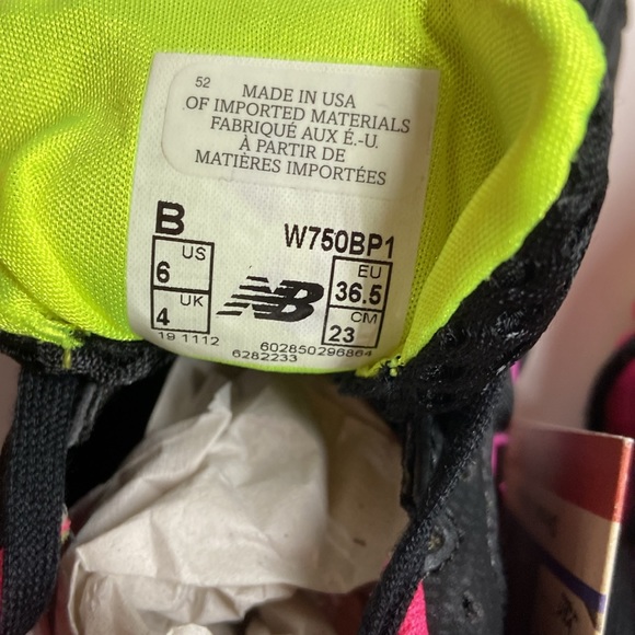 NWT New Balance W750v1 women’s black and pink running shoes size 6 - Picture 8 of 12